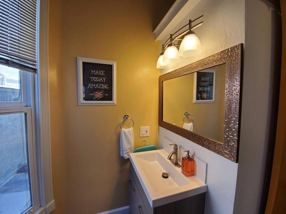 Centrally Located Studio And Cozy Place Perfect For Travelers And Couples! Located In San Diego Downtown! Perfect For Your Quick Getaway! Apartment ภายนอก รูปภาพ